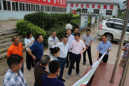 四川省交投集團公司黨委副書記、副董事長、總經(jīng)理周黎明到仁沐新LJ18標(biāo)項目部檢查指導(dǎo)工作