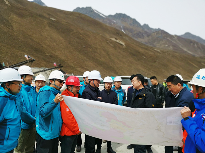 甘孜州委委員、常委、書記沈陽到九石路TJ3標(biāo)檢查指導(dǎo)工作