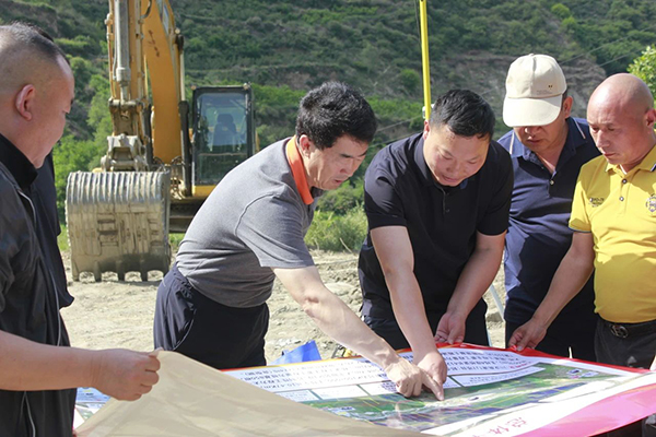 阿壩州人大常委會主任李為國到川汶高速公路TJ7項目調(diào)研指導(dǎo)工作