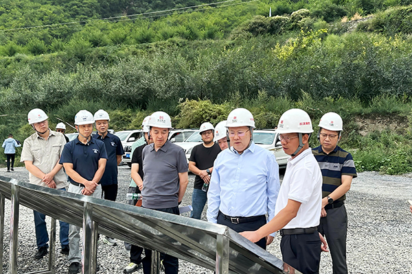 蜀道集團黨委副書記、董事、副總經(jīng)理丁應虎赴川汶高速TJ7項目檢查指導工作