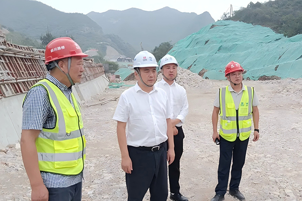 川交公司黨委書記、董事長杜江林赴北京門頭溝區(qū)國道108項目檢查指導工作
