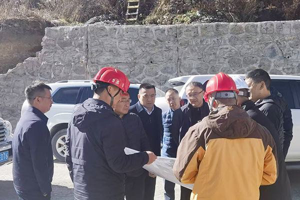 蜀道集團(tuán)調(diào)研省道453項(xiàng)目 筑牢交通“生命線”保障