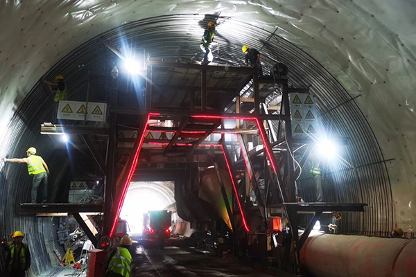 川交河北分公司承建國道108工程關(guān)鍵隧道工程取得階段性勝利